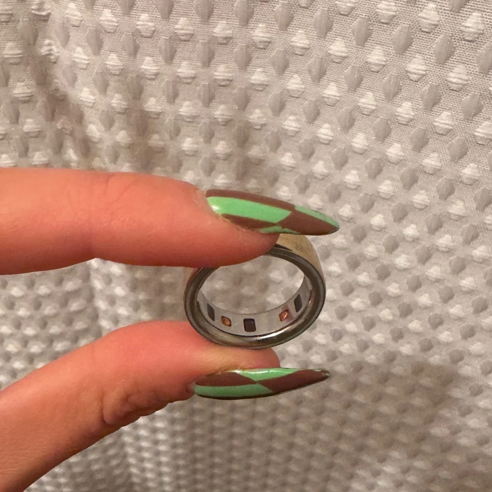 Gold Oura Ring 4 - SIZE 9 / WITH CHARGER